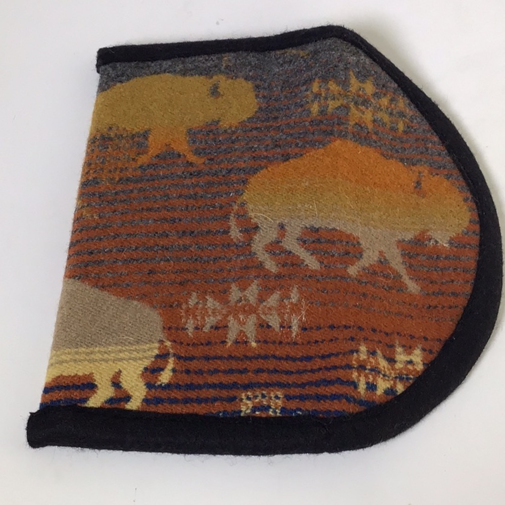 Timberline ltd wool wallet with white buffalo design - Picture 6 of 8
